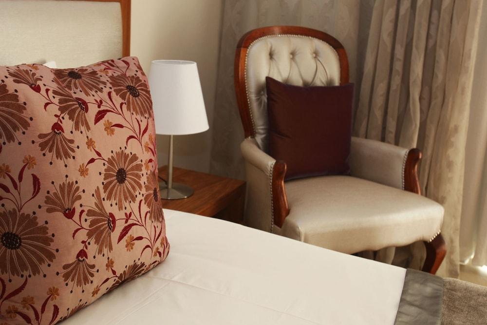 Cascade Manor Hotel Paarl Buitenkant foto