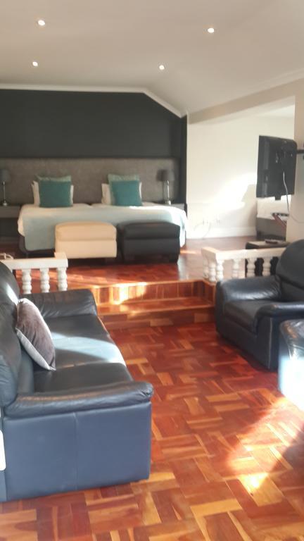 Cascade Manor Hotel Paarl Buitenkant foto
